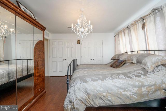 7 PASTEUR CT, East Windsor, NJ 08520