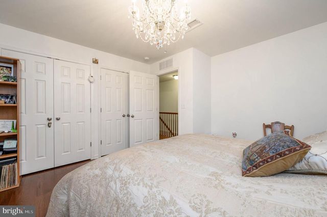 7 PASTEUR CT, East Windsor, NJ 08520