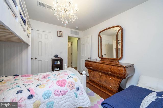 7 PASTEUR CT, East Windsor, NJ 08520