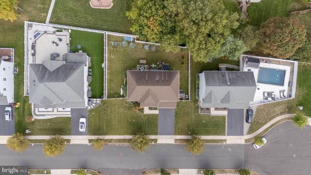 7 PASTEUR CT, East Windsor, NJ 08520
