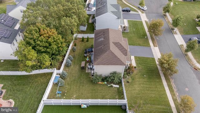 7 PASTEUR CT, East Windsor, NJ 08520