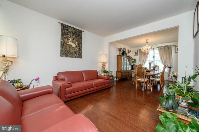 7 PASTEUR CT, East Windsor, NJ 08520