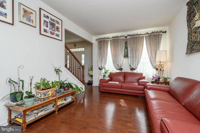7 PASTEUR CT, East Windsor, NJ 08520