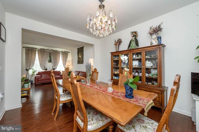 7 PASTEUR CT, East Windsor, NJ 08520