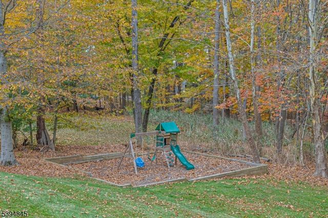 61 Christy Dr, Warren Twp., NJ 07059