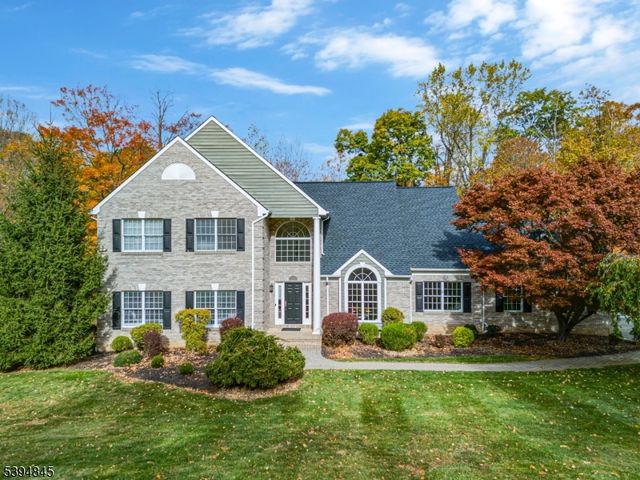 61 Christy Dr, Warren Twp., NJ 07059