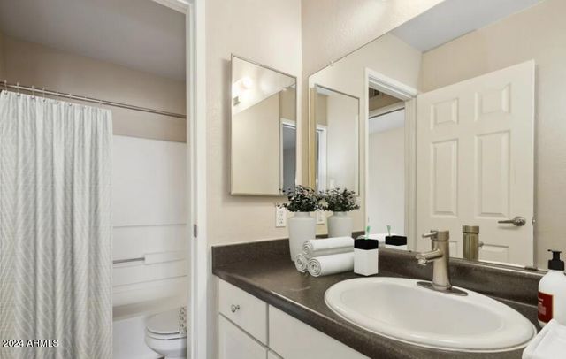 1820 E Bell De Mar Drive B8, Tempe, AZ 85283