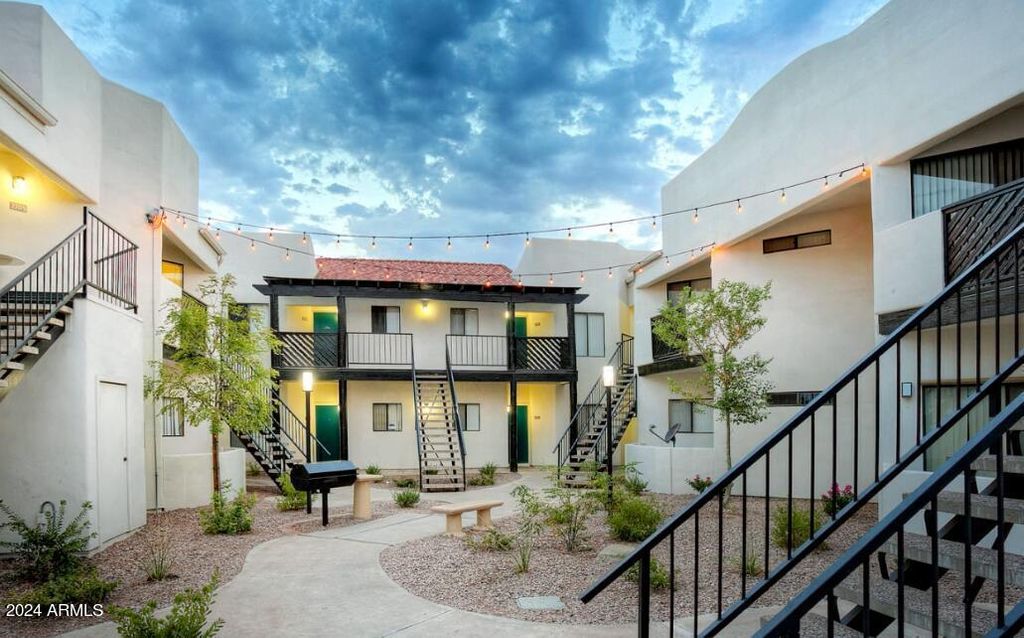 1820 E Bell De Mar Drive B8, Tempe, AZ 85283