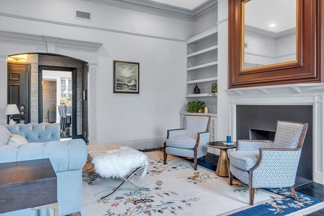 60 Commonwealth Ave 7, Boston, MA 02116