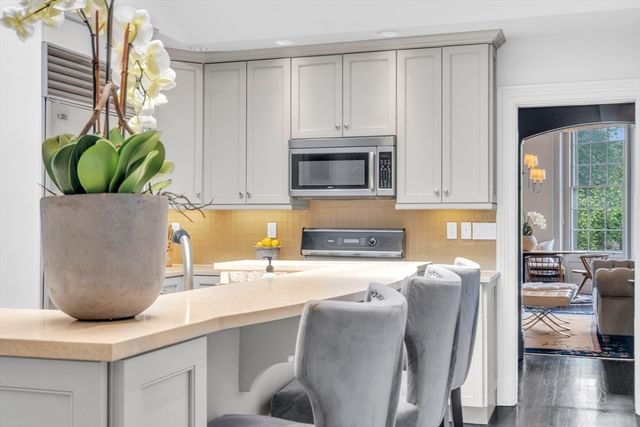 60 Commonwealth Ave 7, Boston, MA 02116