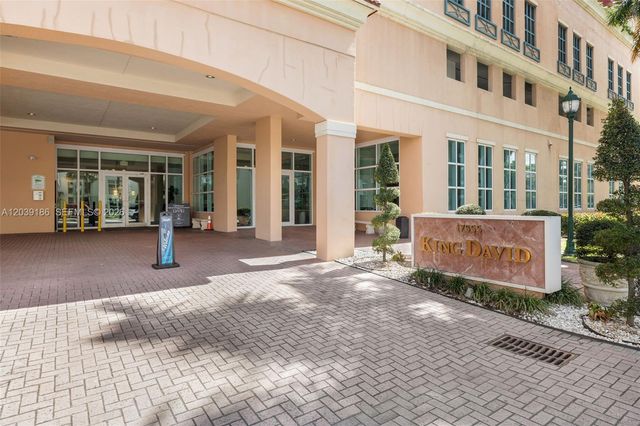 17555 Atlantic Blvd 708, Sunny Isles Beach, FL 33160