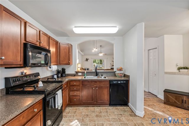 7195 Railroad Bed Rd, Sussex, VA 23830
