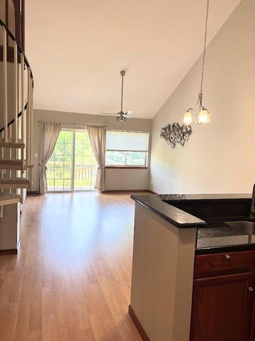 3000 Columbine Circle G, Valparaiso, IN 46383