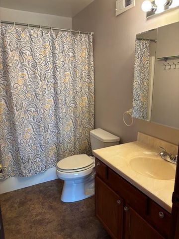 3000 Columbine Circle G, Valparaiso, IN 46383