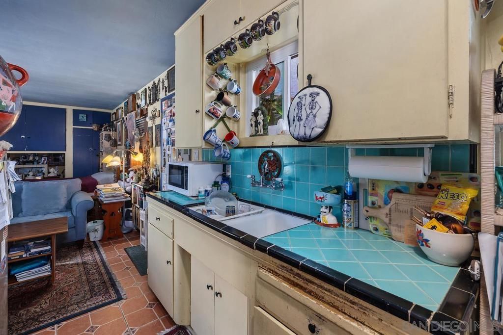 Image 15 of property listing at 1674 1676 Cable St, San Diego, CA 92107