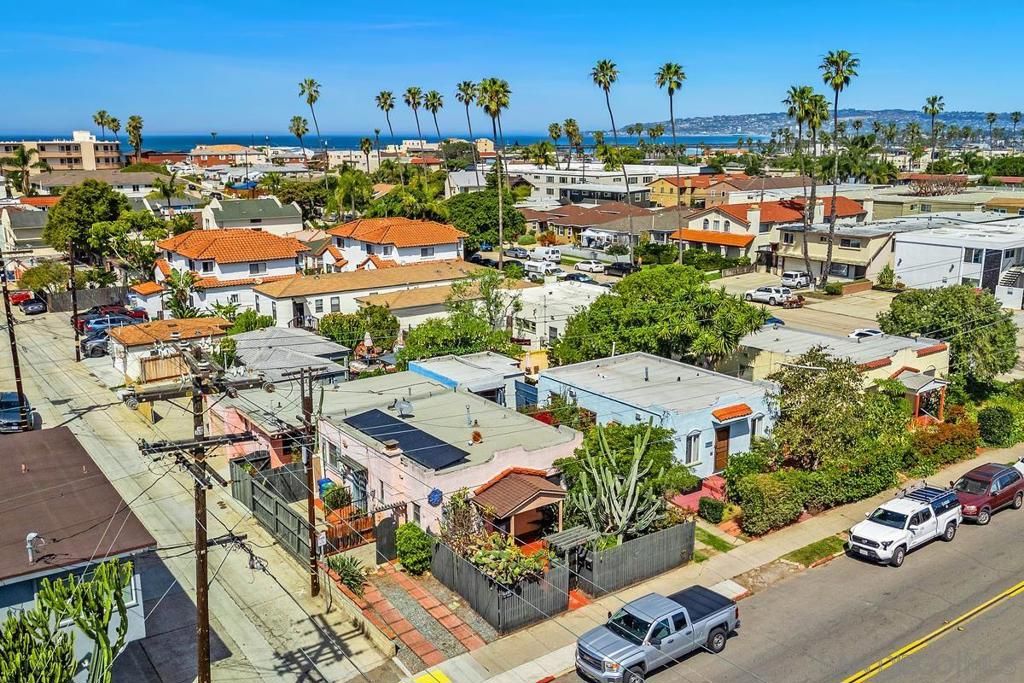 Image 21 of property listing at 1674 1676 Cable St, San Diego, CA 92107