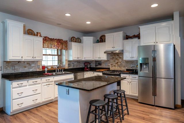 2702 E CORRIDOR DRIVE, Appleton, WI 54913
