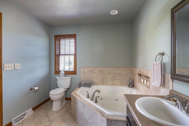 2702 E CORRIDOR DRIVE, Appleton, WI 54913