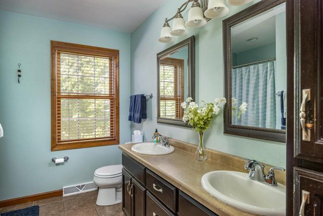 2702 E CORRIDOR DRIVE, Appleton, WI 54913