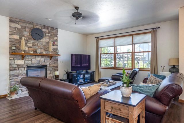 2702 E CORRIDOR DRIVE, Appleton, WI 54913