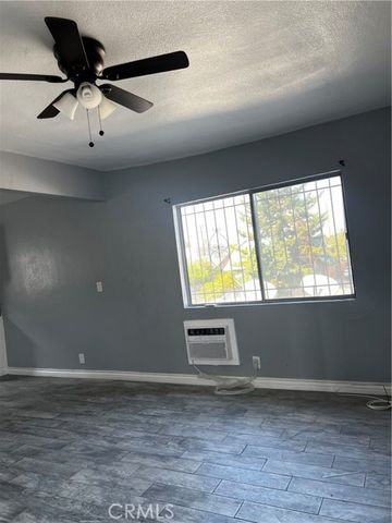 120 W 73rd Street 4, Los Angeles, CA 90003