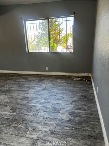 120 W 73rd Street 4, Los Angeles, CA 90003