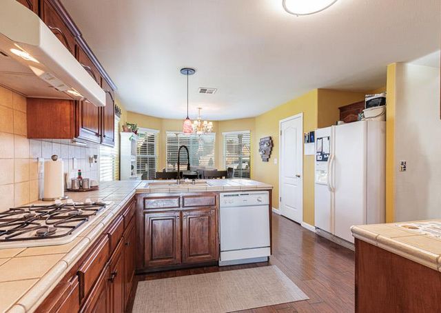 2757 E Jon Drive, Fresno, CA 93720