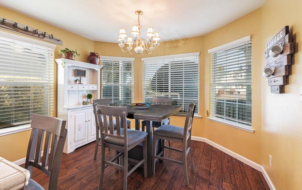 Image 16 of property listing at 2757 E Jon Drive, Fresno, CA 93720
