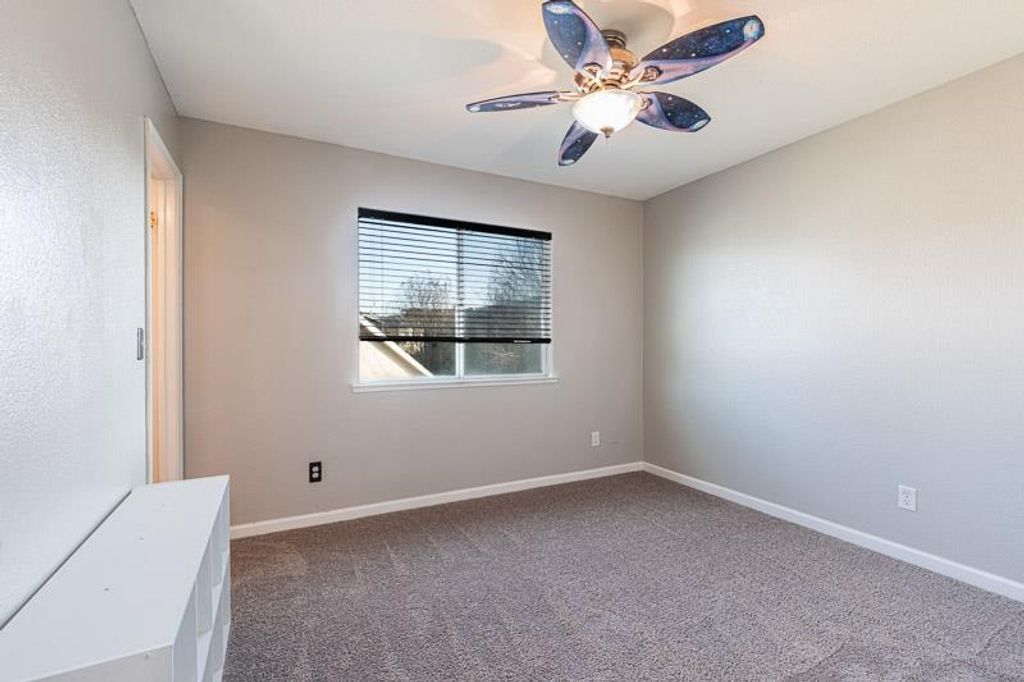 Image 25 of property listing at 2757 E Jon Drive, Fresno, CA 93720