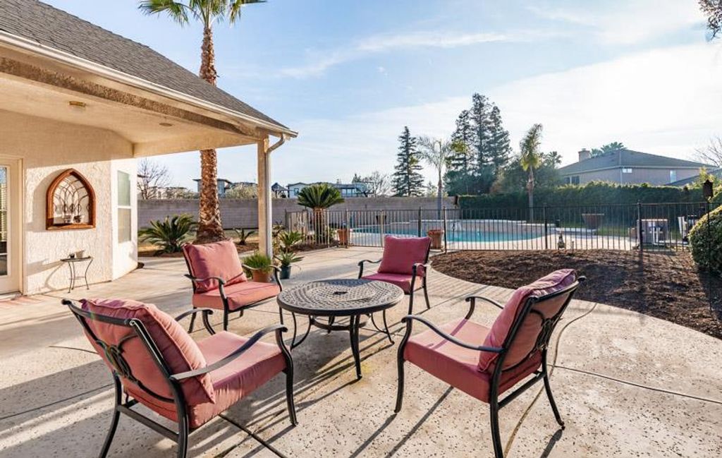 Image 35 of property listing at 2757 E Jon Drive, Fresno, CA 93720