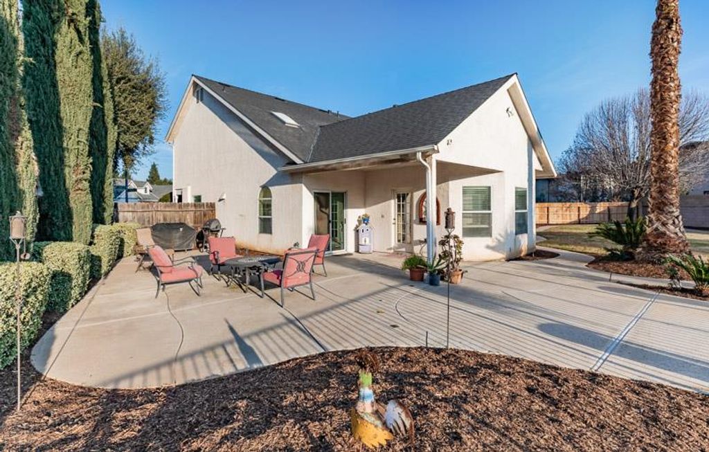 Image 36 of property listing at 2757 E Jon Drive, Fresno, CA 93720