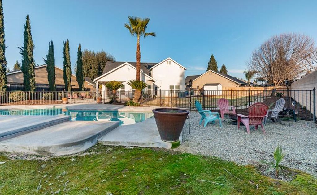 Image 43 of property listing at 2757 E Jon Drive, Fresno, CA 93720