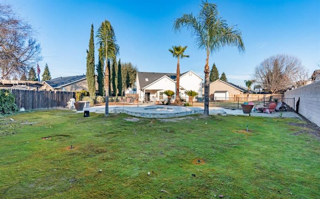 Image 45 of property listing at 2757 E Jon Drive, Fresno, CA 93720