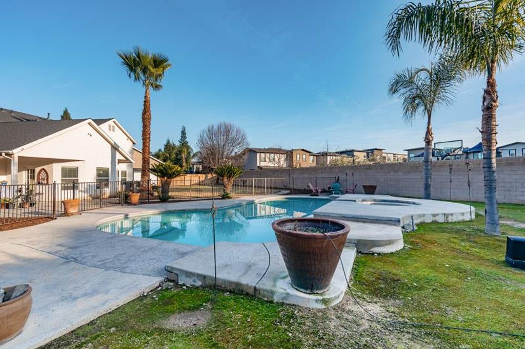 Image 46 of property listing at 2757 E Jon Drive, Fresno, CA 93720