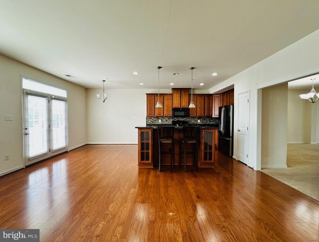 7396 BRUNSON CIR, Gainesville, VA 20155