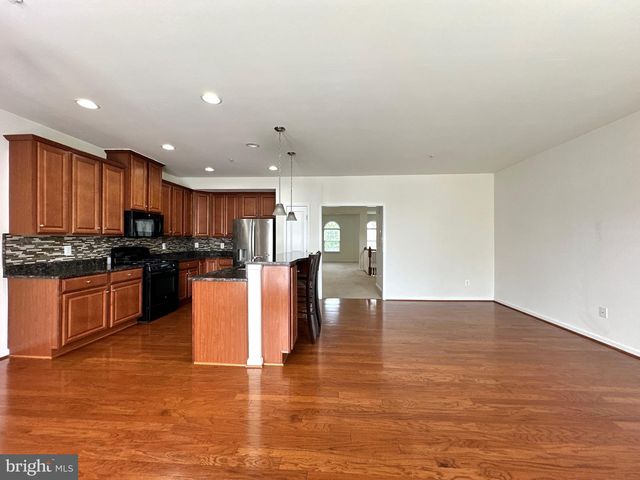 7396 BRUNSON CIR, Gainesville, VA 20155