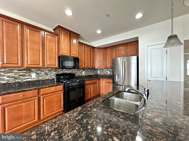 7396 BRUNSON CIR, Gainesville, VA 20155