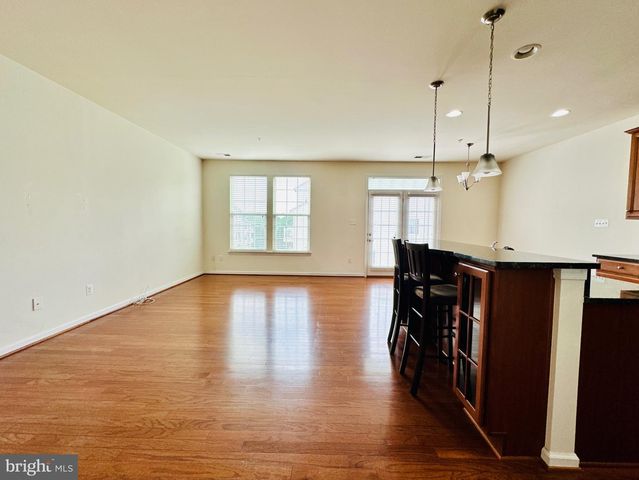 7396 BRUNSON CIR, Gainesville, VA 20155
