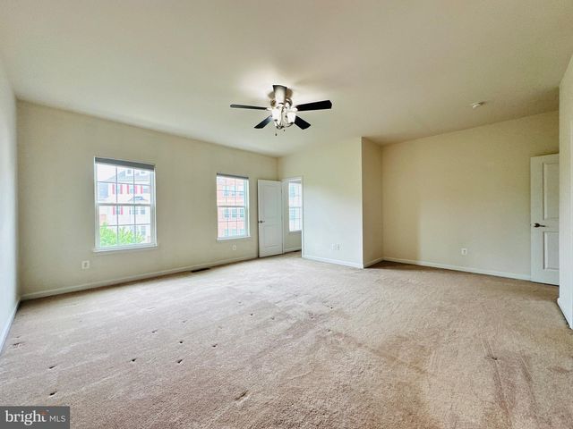 7396 BRUNSON CIR, Gainesville, VA 20155