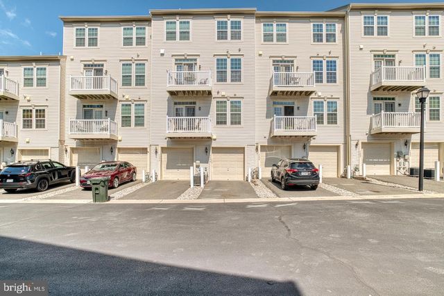 7396 BRUNSON CIR, Gainesville, VA 20155