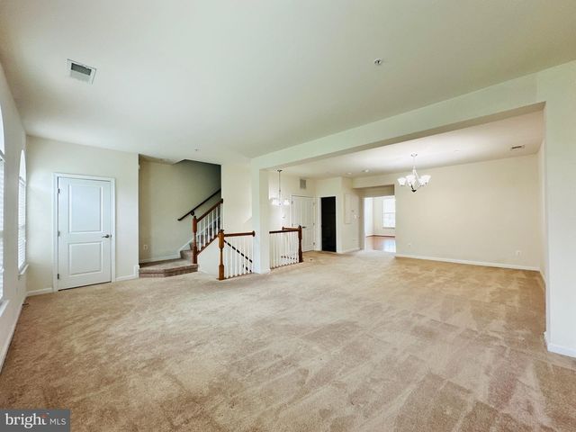 7396 BRUNSON CIR, Gainesville, VA 20155