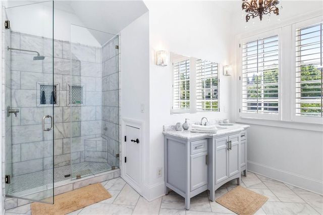 4000 Heatherwood Way, Roswell, GA 30075