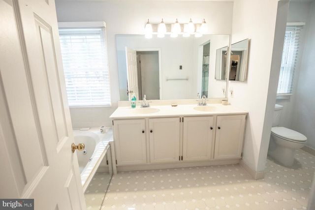 52 BOGEY CIR, Doylestown, PA 18901