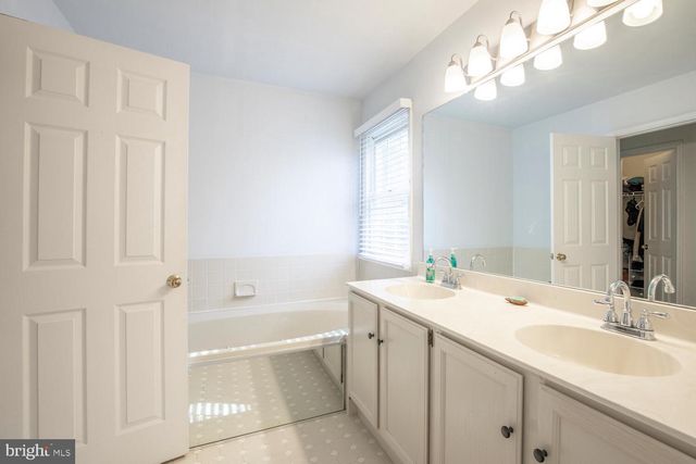 52 BOGEY CIR, Doylestown, PA 18901