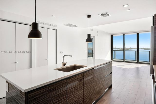 460 NE 28th St 2707, Miami, FL 33137