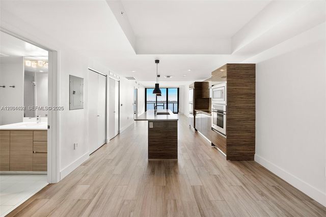 460 NE 28th St 2707, Miami, FL 33137