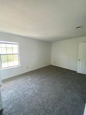 8042 Thelen Street, North Charleston, SC 29406