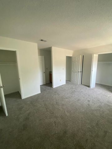 8042 Thelen Street, North Charleston, SC 29406