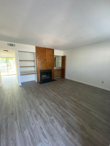 8042 Thelen Street, North Charleston, SC 29406