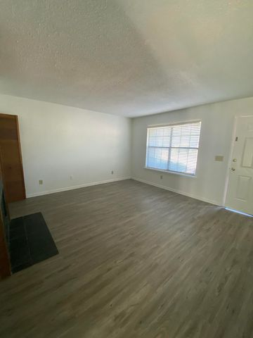 8042 Thelen Street, North Charleston, SC 29406